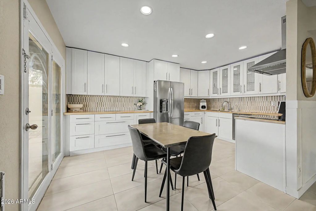 324 W Santa Cruz Drive, Tempe