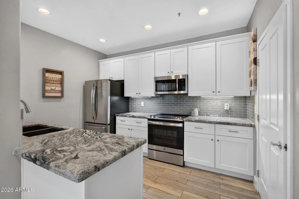 11260 N 92nd Street (unit 1006), Scottsdale
