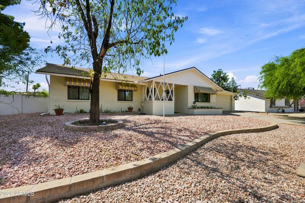 3827 E Mercer Lane, Phoenix