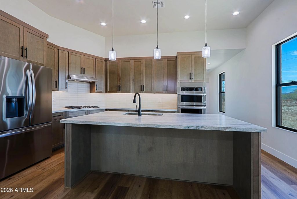 553 W Cavalry Road, New River