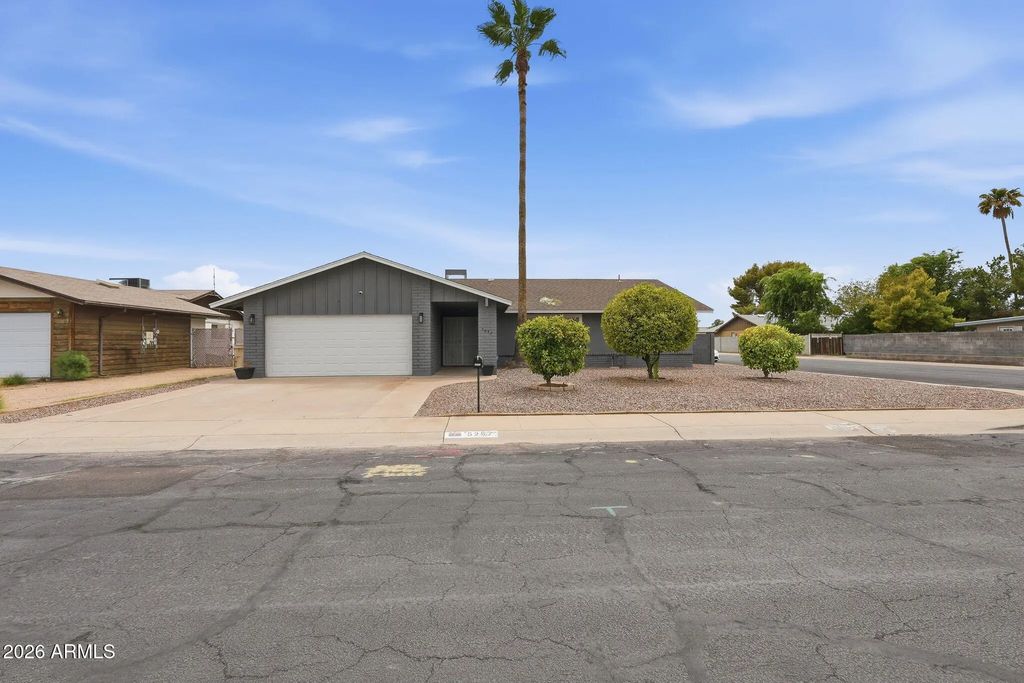 5257 W Acapulco Lane, Glendale