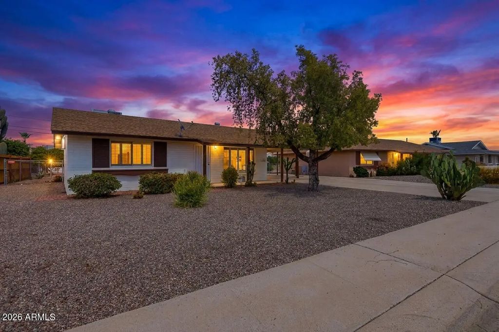 11042 W Canterbury Drive, Sun City
