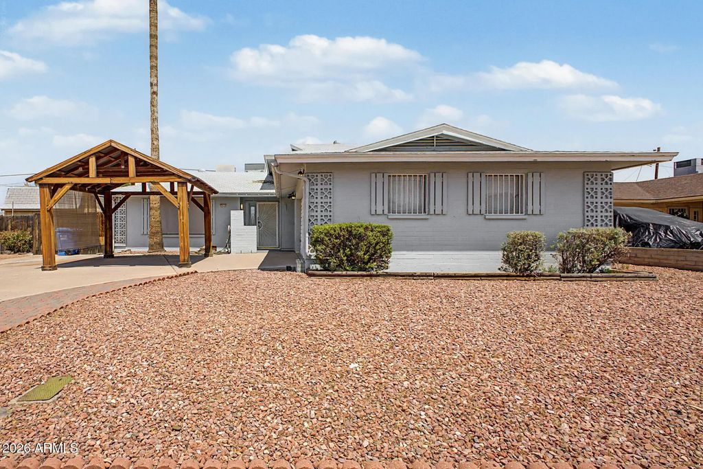 3944 W Montebello Avenue, Phoenix
