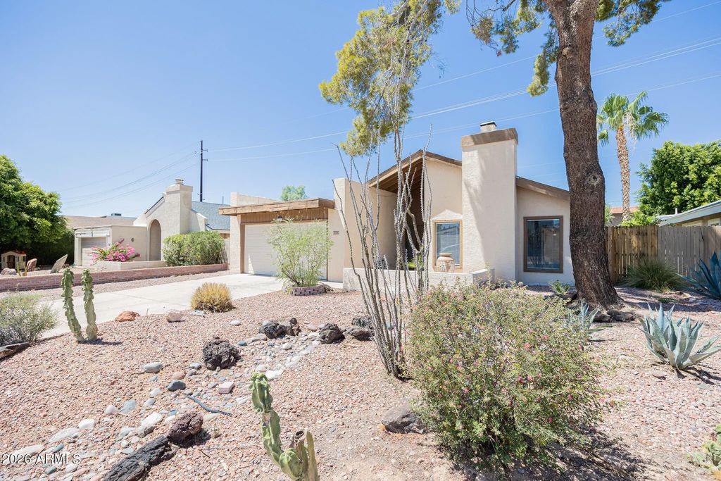 5502 E Roanoke Avenue, Phoenix