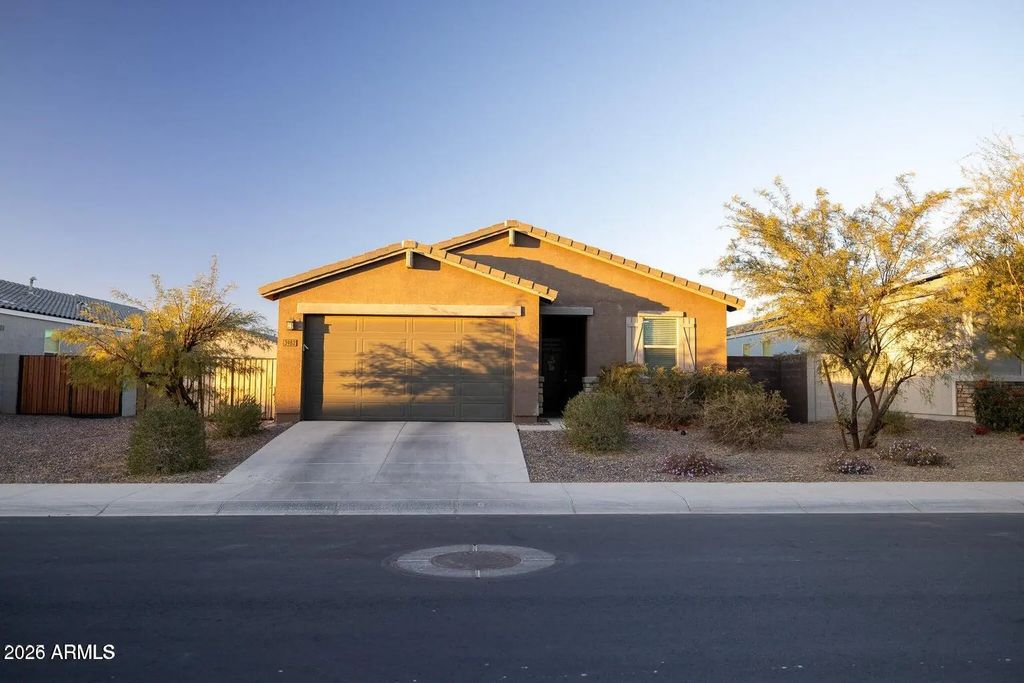 3982 E Sidesaddle Road, San Tan Valley