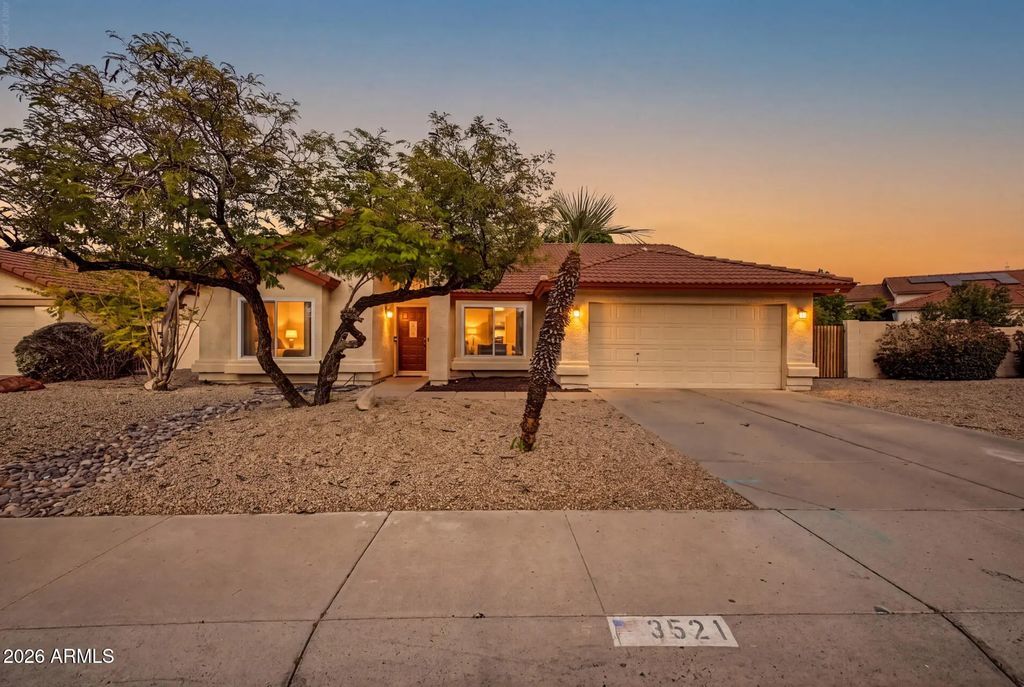 3521 N Canary Circle, Avondale