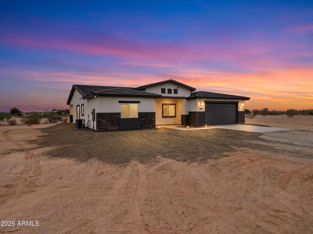 1325 S 353rd Avenue, Tonopah