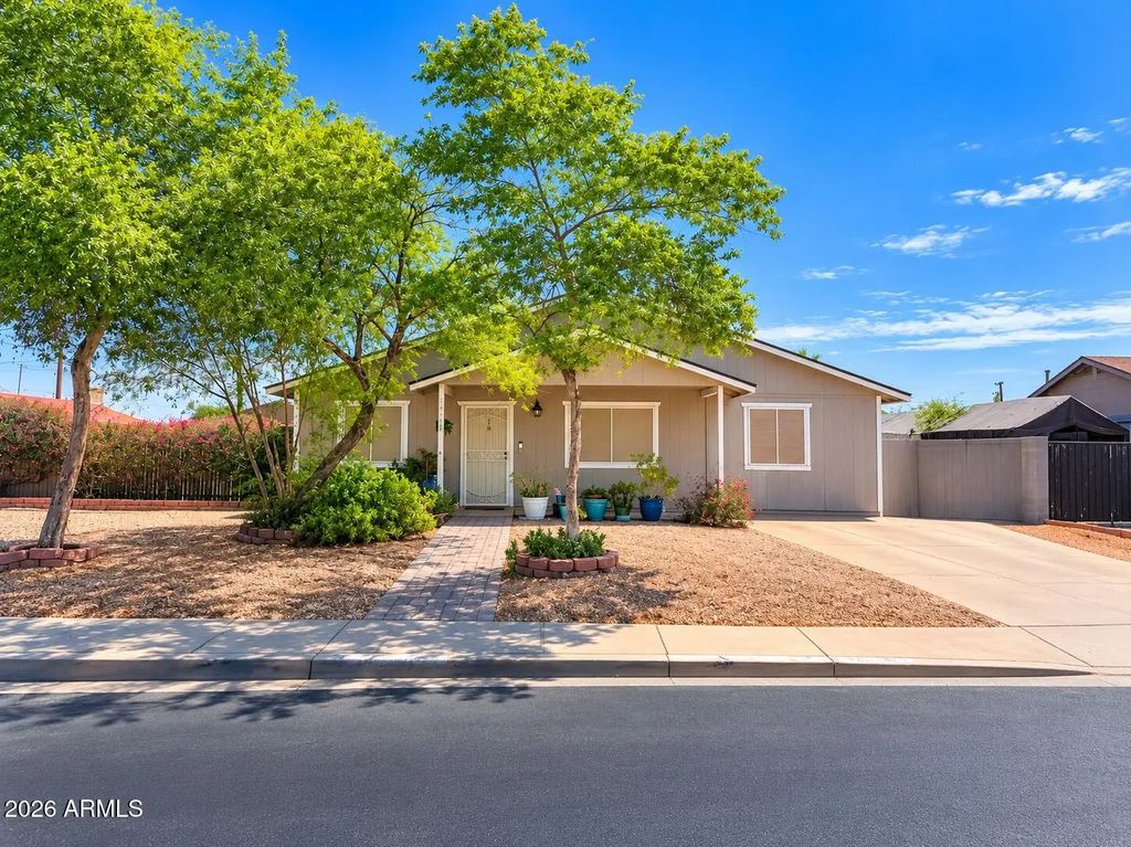 13421 N El Frio Street, El Mirage