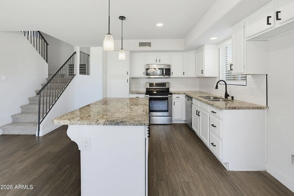 8913 W Marconi Avenue, Peoria