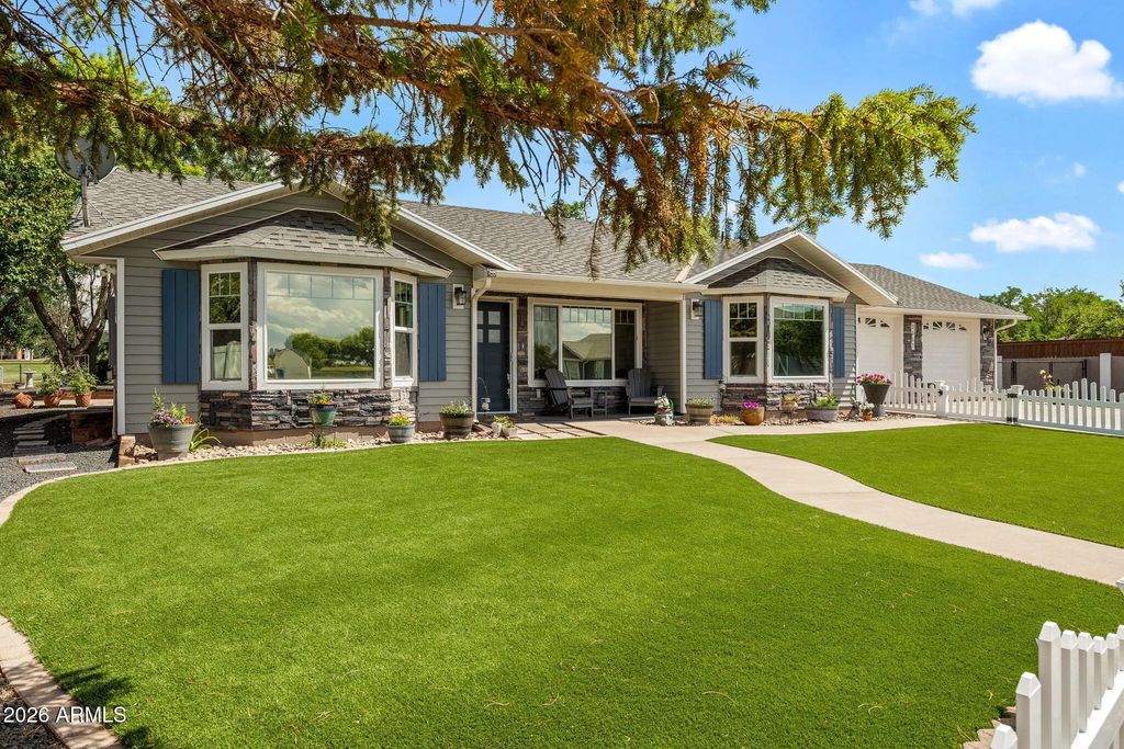2517 Short Circle, Snowflake
