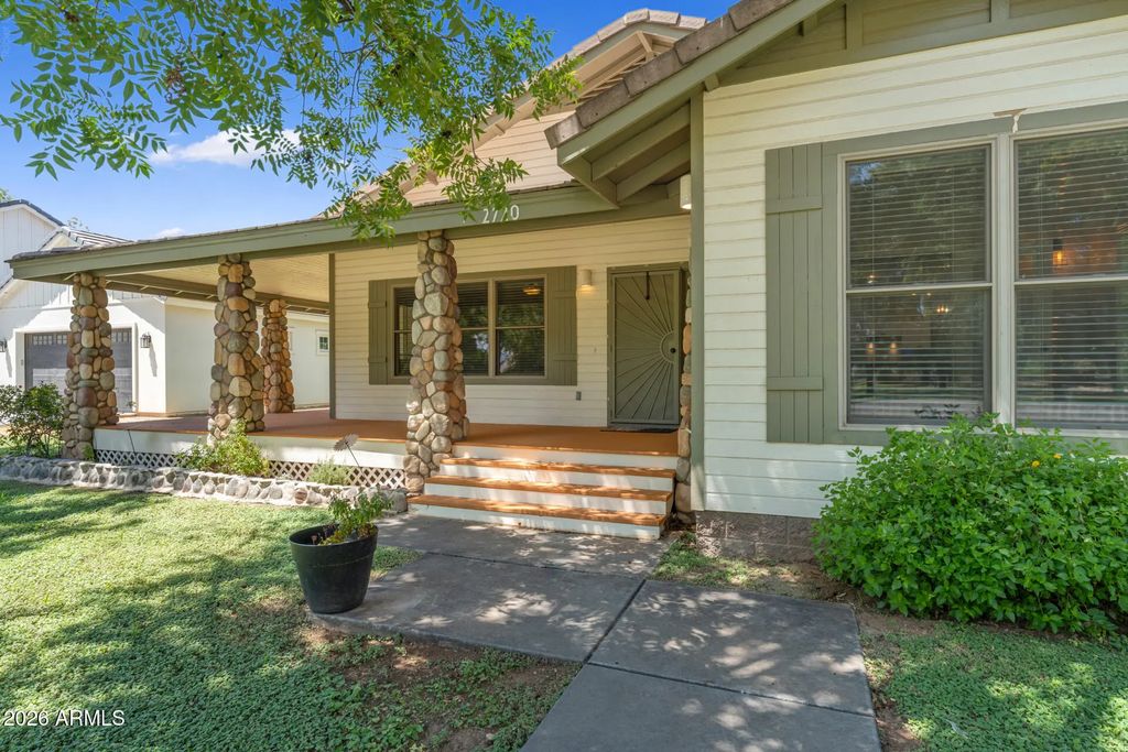 2720 W Harvest Groves Lane, Phoenix