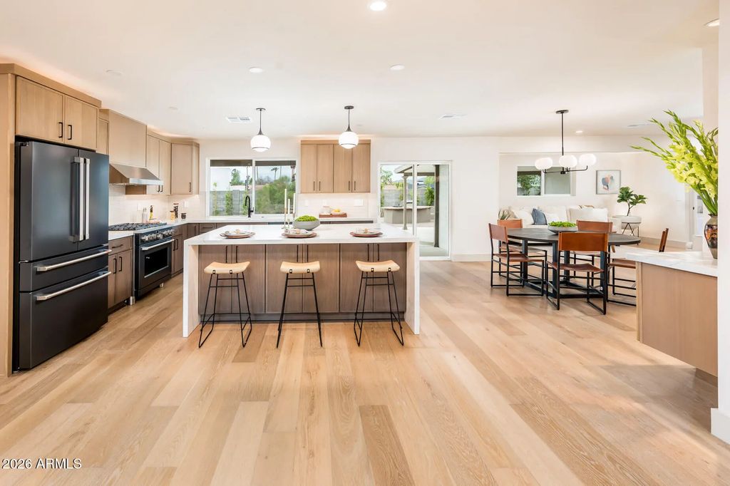 4949 E Shaw Butte Drive, Scottsdale