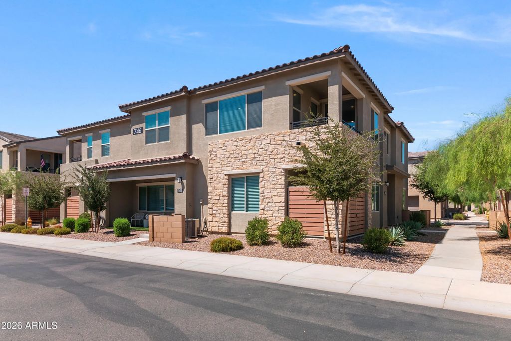 746 E Doral Avenue (unit Unit 201), Gilbert