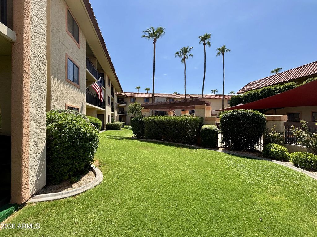 10330 W Thunderbird Boulevard (unit C107a), Sun City