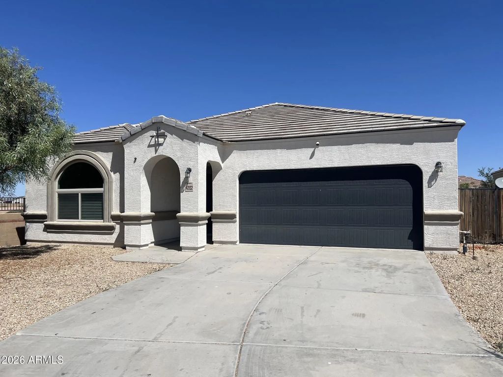 42132 W Manderas Lane, Maricopa