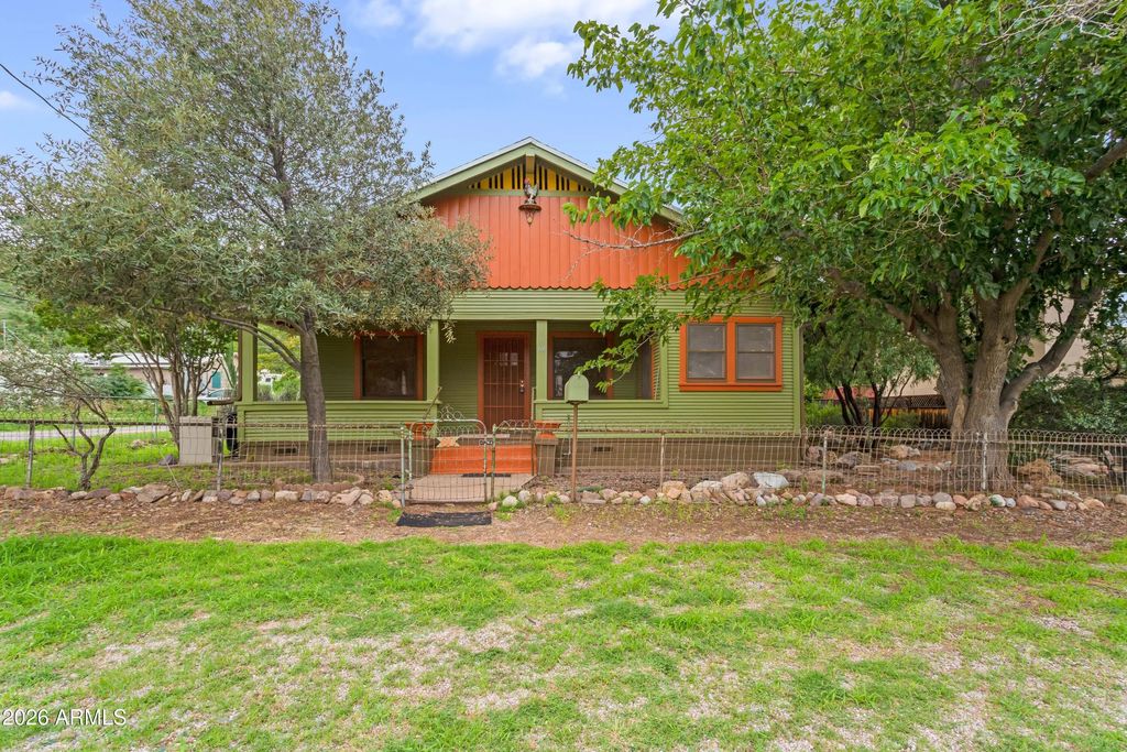60 Black Knob View, Bisbee