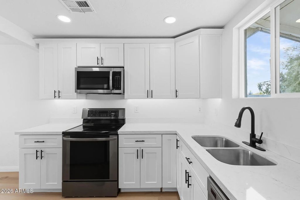 2750 E Wier Avenue, Phoenix