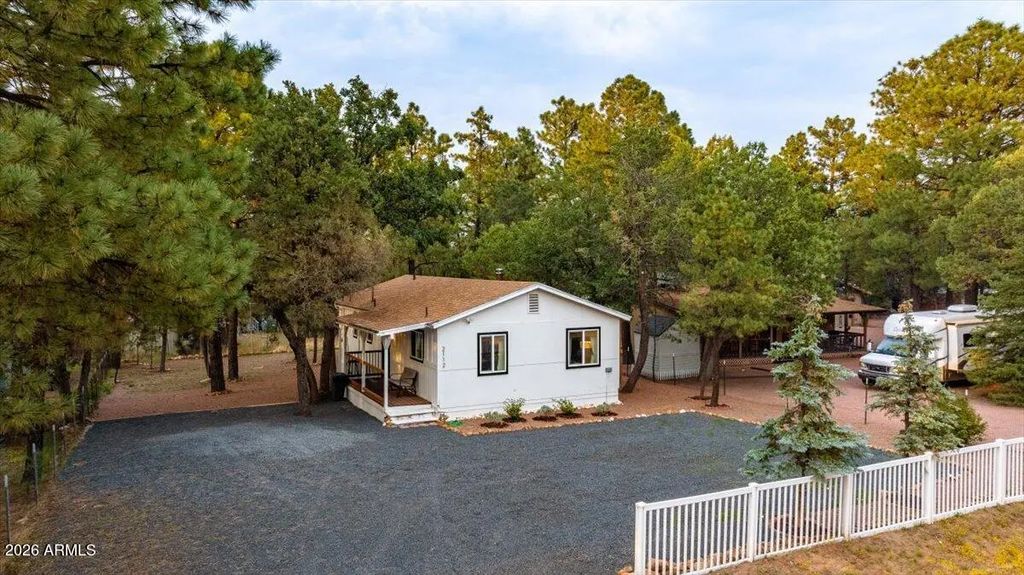 2112 Bluejay Road, Overgaard
