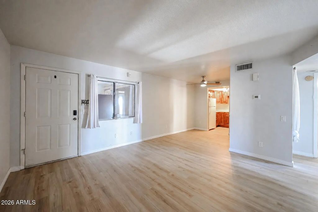 17 E Ruth Avenue (unit 202), Phoenix