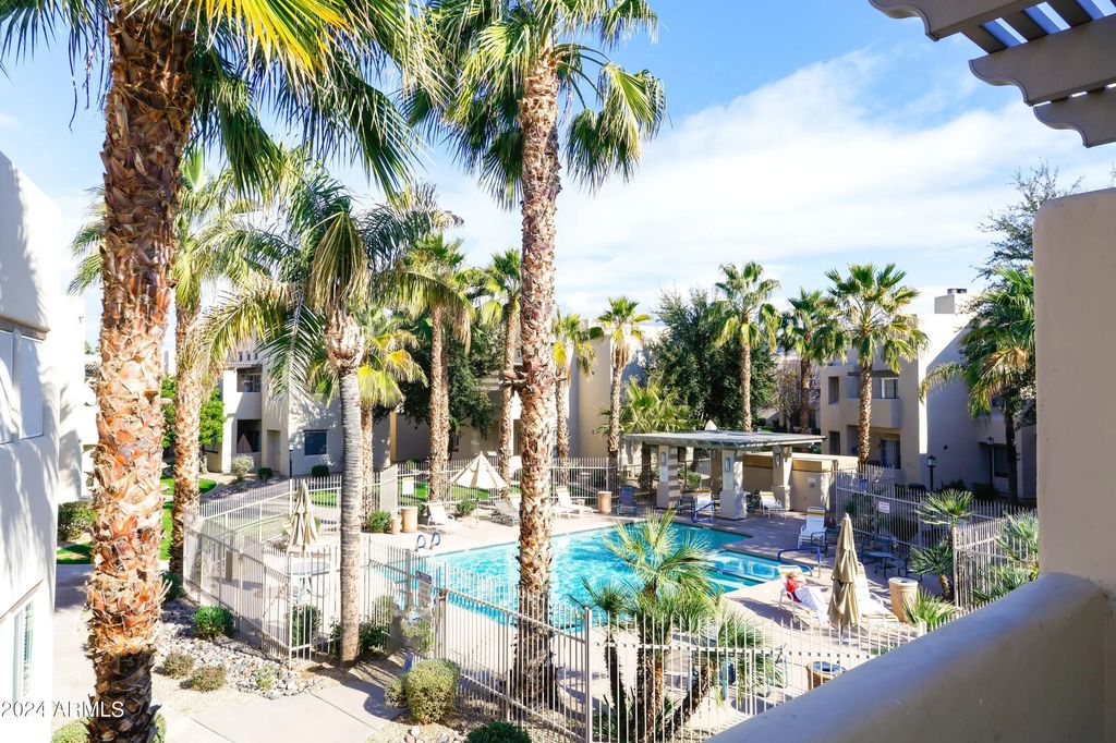 11333 N 92nd Street (unit 2037), Scottsdale