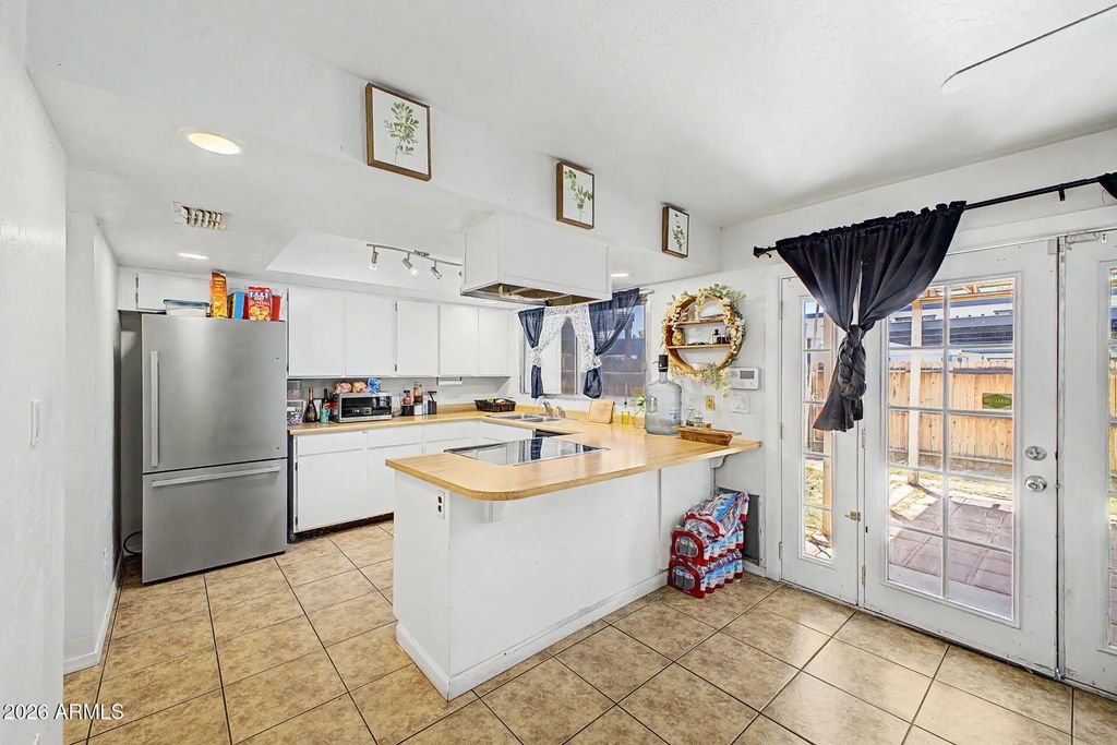 5419 W Butler Drive, Glendale