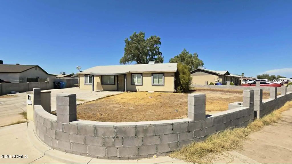 8220 W Meadowbrook Avenue, Phoenix