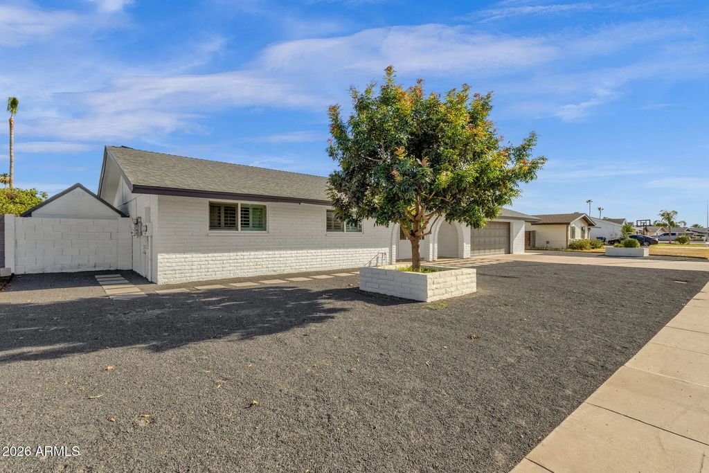 2325 E Encanto Street, Mesa