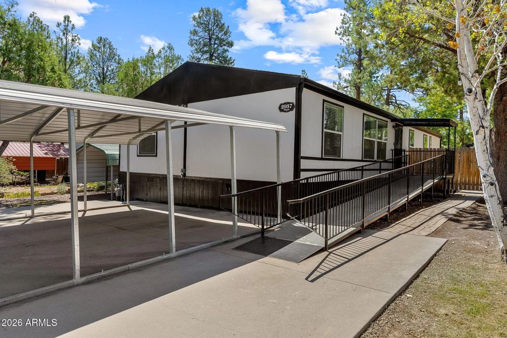 2937 W Whipple, Show Low