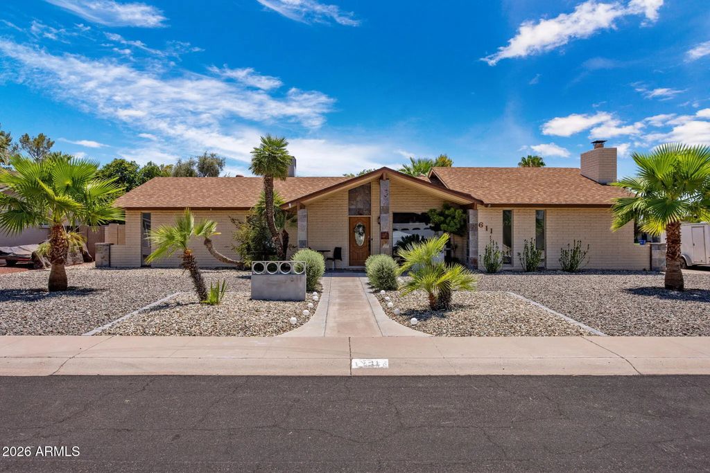 611 E Canterbury Lane, Phoenix