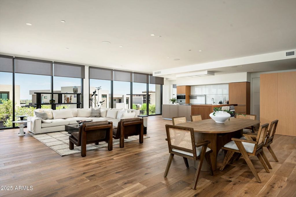 5000 N Camelback Ridge Drive (unit 210), Scottsdale