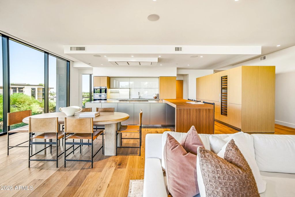 5000 N Camelback Ridge Drive (unit 210), Scottsdale