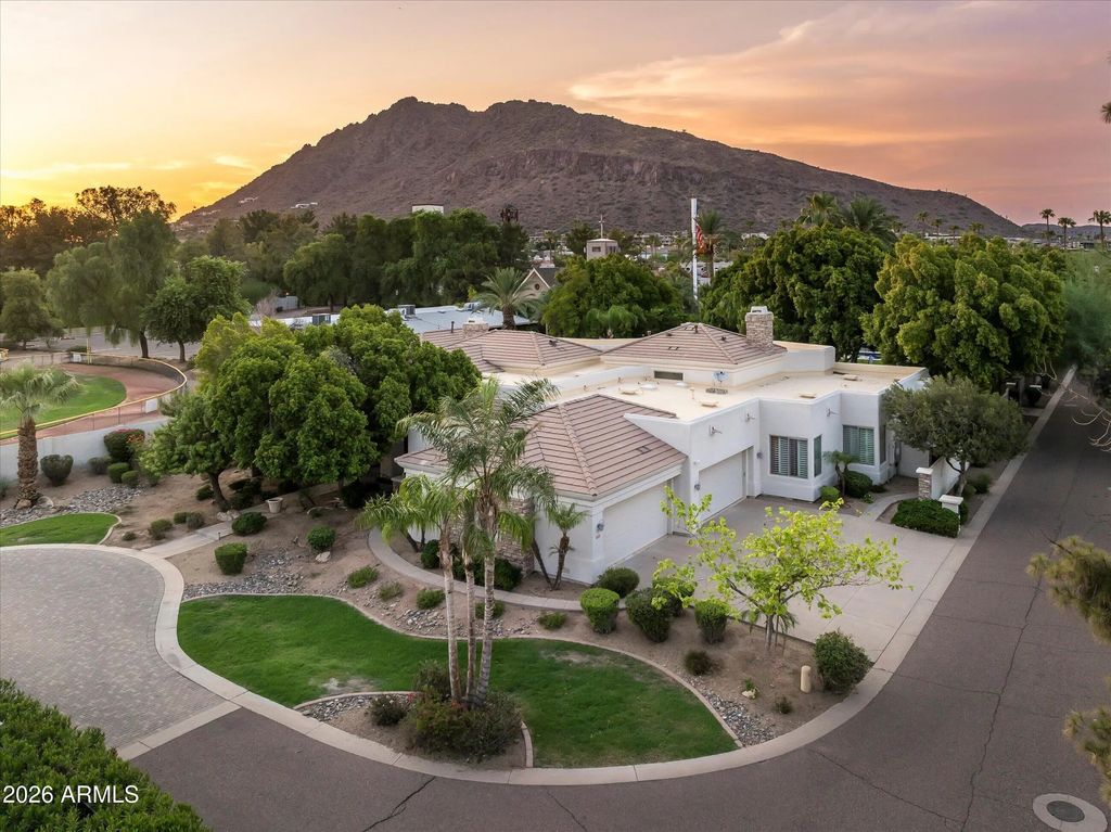 6243 E Camelback Road, Scottsdale
