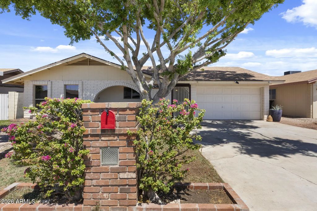 1546 E Flower Circle, Mesa