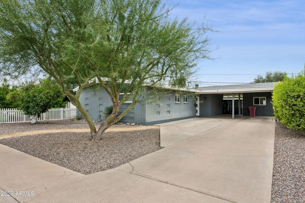 6917 E Earll Drive, Scottsdale