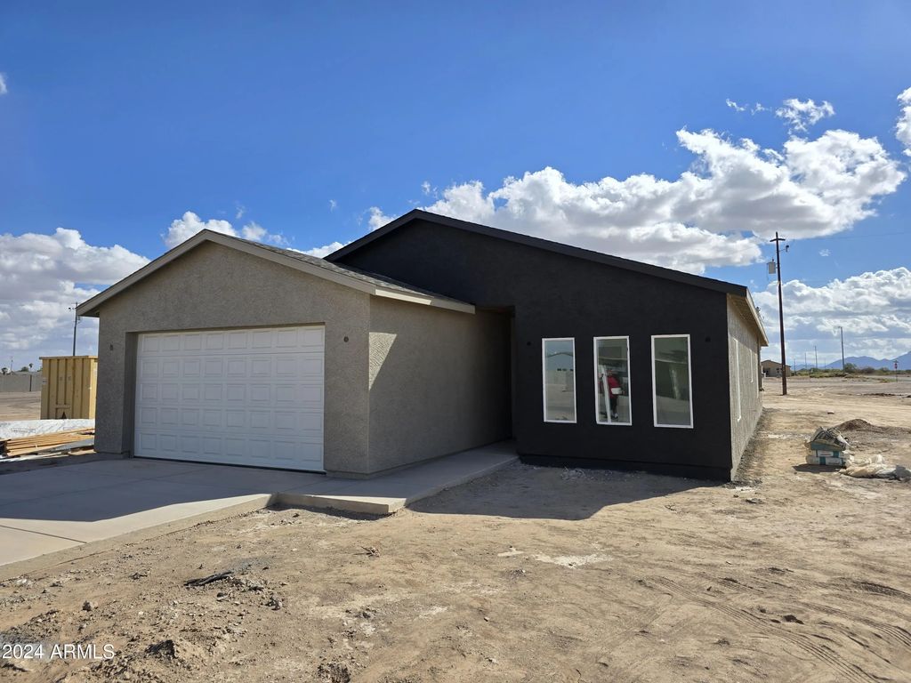 3505 N Algodon Drive, Eloy