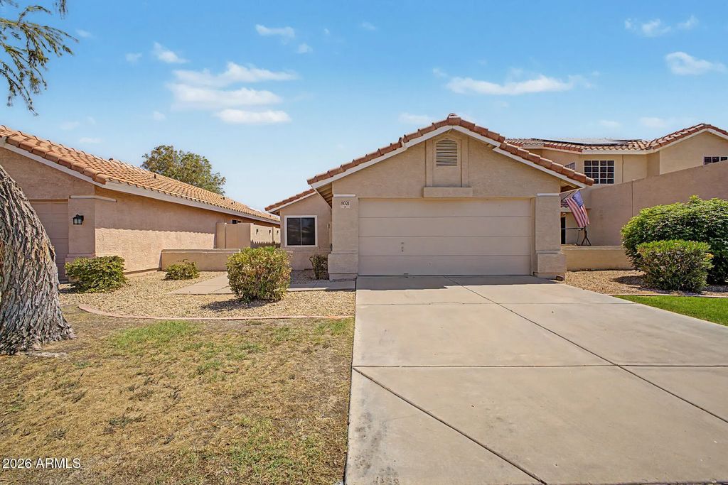 8021 W Paradise Drive, Peoria