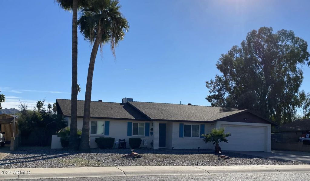 3909 E Shaw Butte Drive, Phoenix