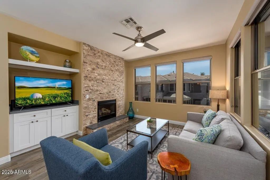 15221 N Clubgate Drive (unit 2057), Scottsdale