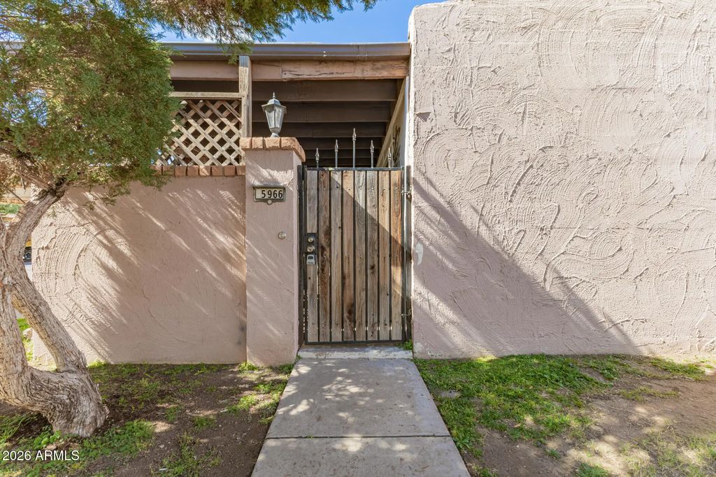5966 W Augusta Avenue, Glendale