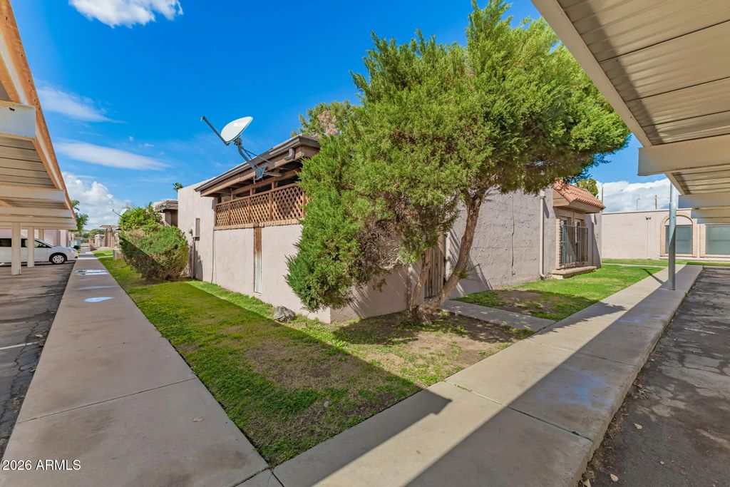 5966 W Augusta Avenue, Glendale