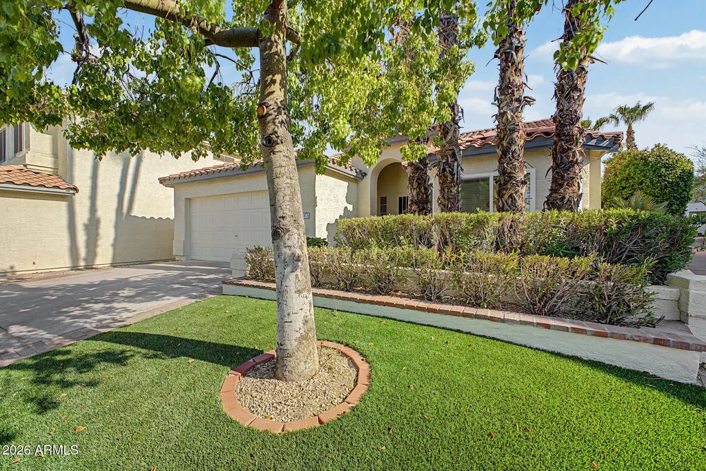 5027 E Vaughn Drive, Phoenix