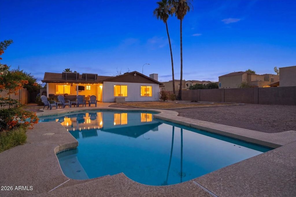 932 W Julie Drive, Tempe