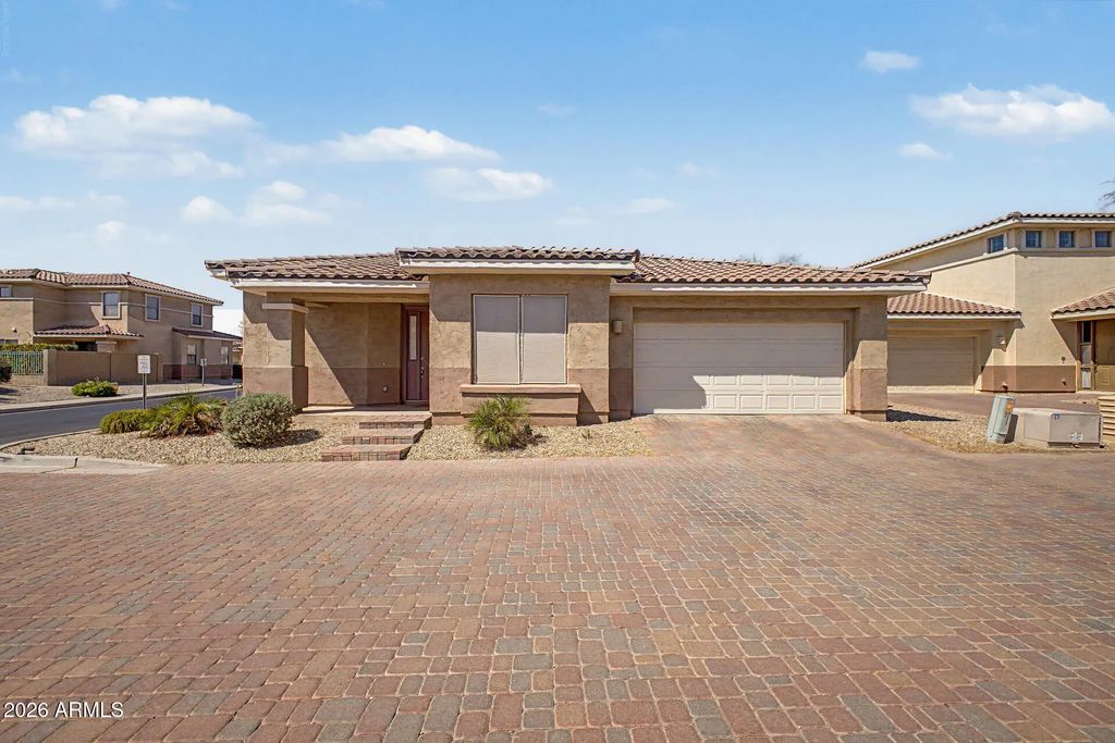 13522 W Cypress Street, Goodyear