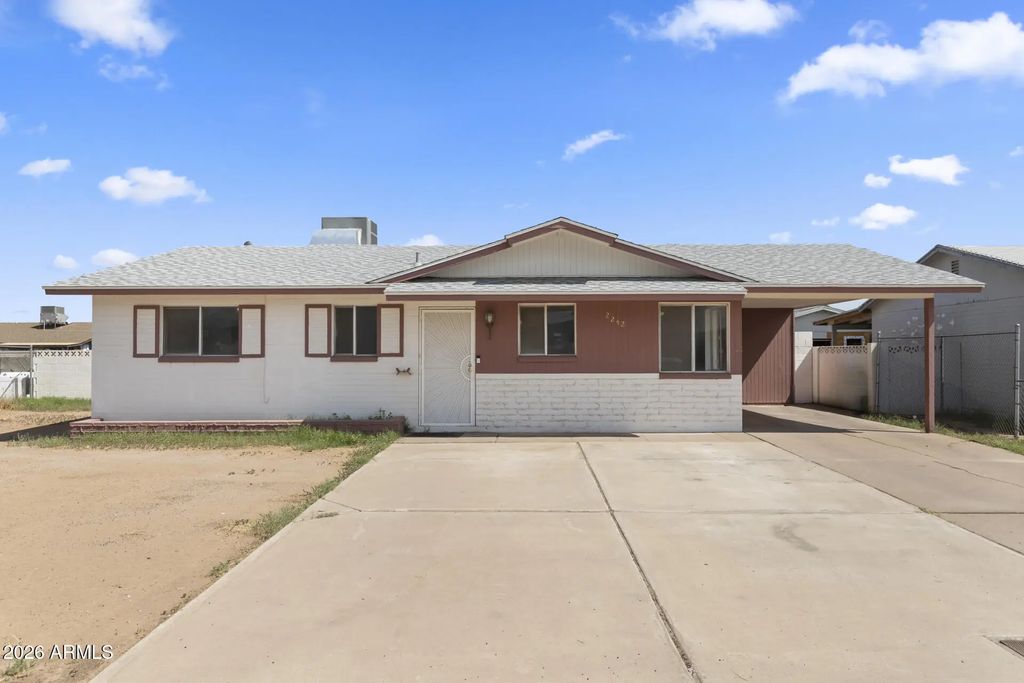 2242 E Chipman Road, Phoenix