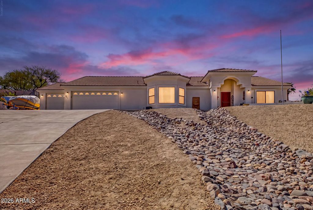 560 Topeka Drive, Wickenburg