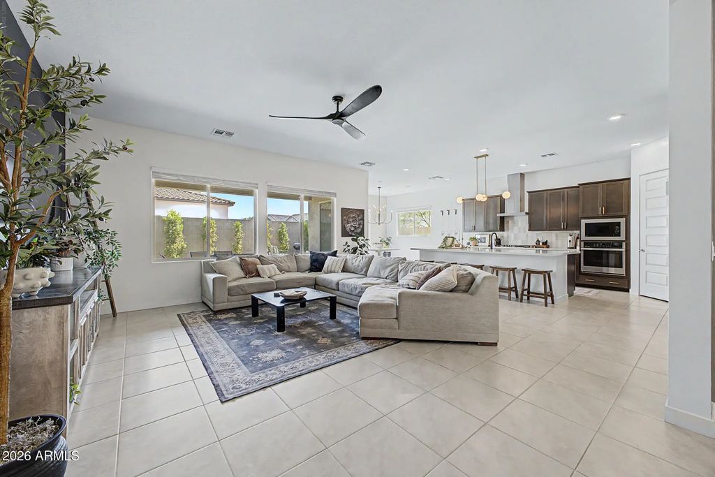 4823 W Flat Iron Court, Queen Creek