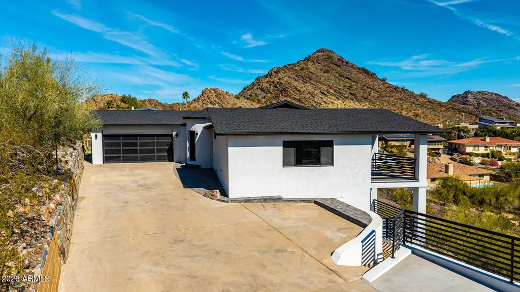 1402 E Las Palmaritas Drive, Phoenix