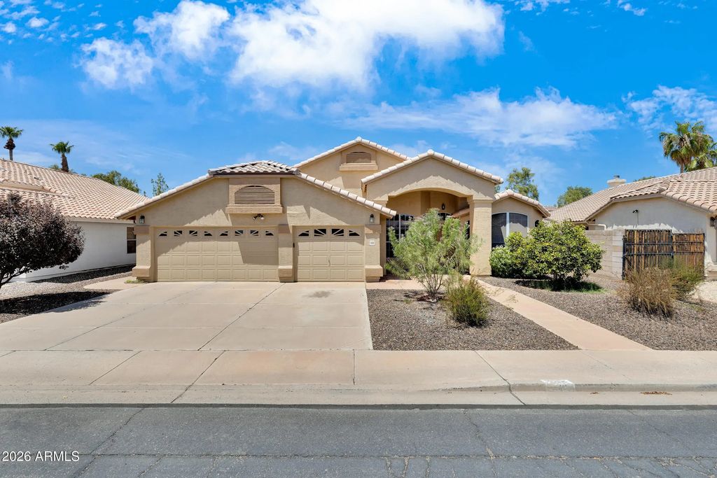 448 W Madero Avenue, Mesa