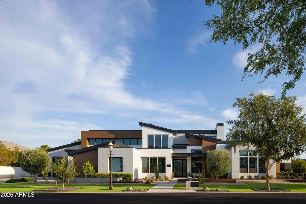 3435 E Huber Circle, Mesa