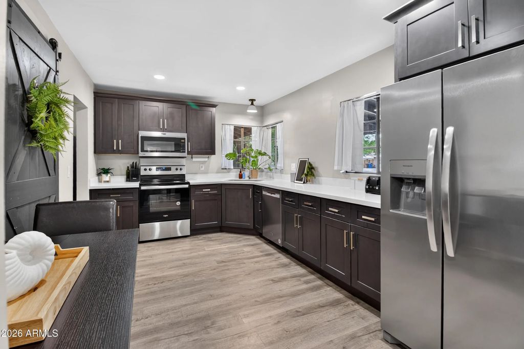 529 W University Drive, Mesa